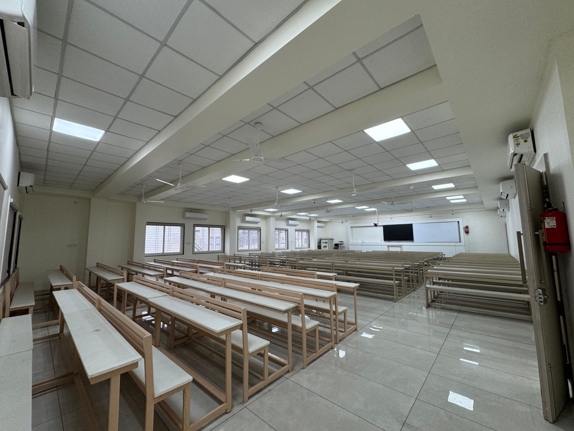 Spacious 200+ seater study hall